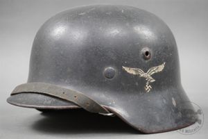 Original German WWII M40 Single Decal Luftwaffe Helmet SE64