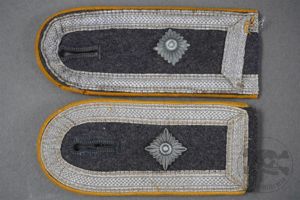 Original German WWII Luftwaffe NCO/Feldwebel (Sergeant) Flight/Fallschirmjäger Shoulder Boards