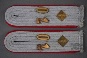 Original German WWII Officer Shoulder Boards Leutnant (1st Lieutenant) Artillery …