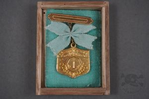 Original Imperial Japanese Seafarers Relief Member Association Medal With Box