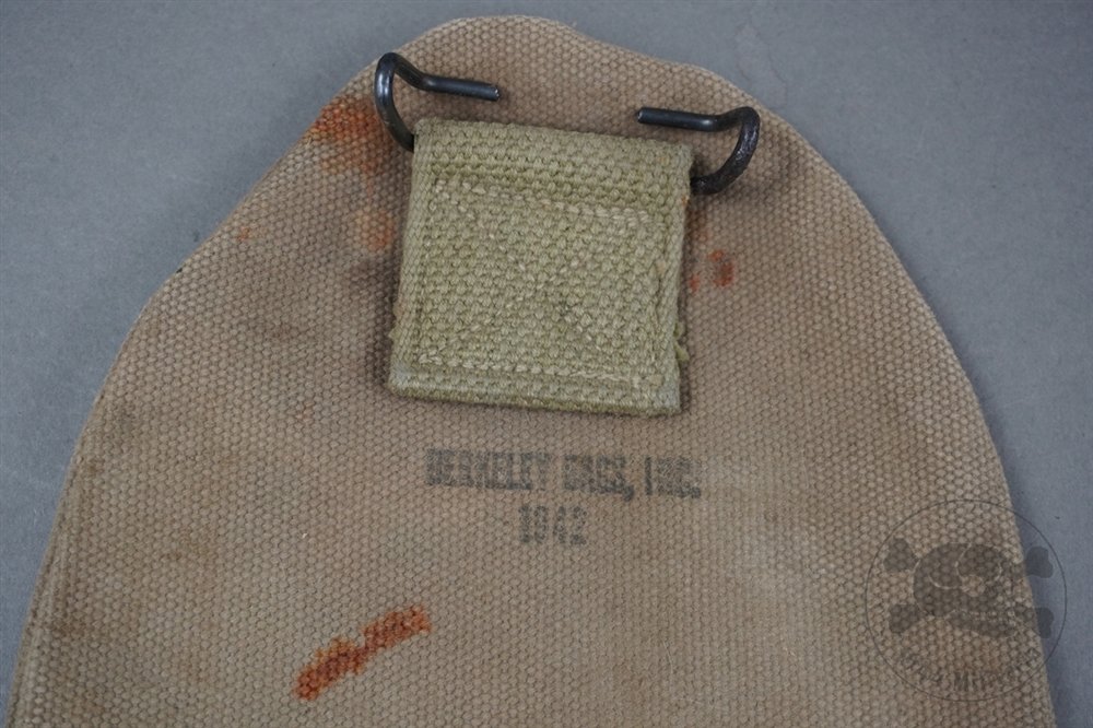 Original US WWII M1910 WWII T-Handle Shovel Carrier Dated 1942 — image 3