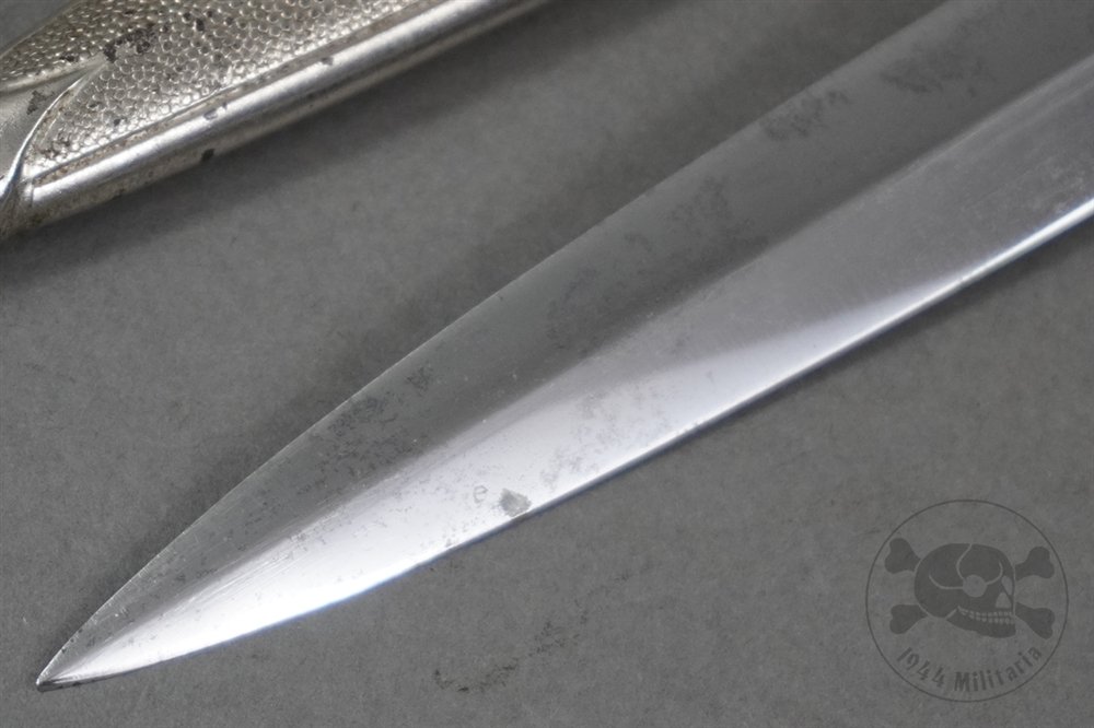 Original Third Reich Model 1938 German Red Cross (Deutsches Rotes Kreuz, DRK) Leaders' Dagger with Portepee — image 18