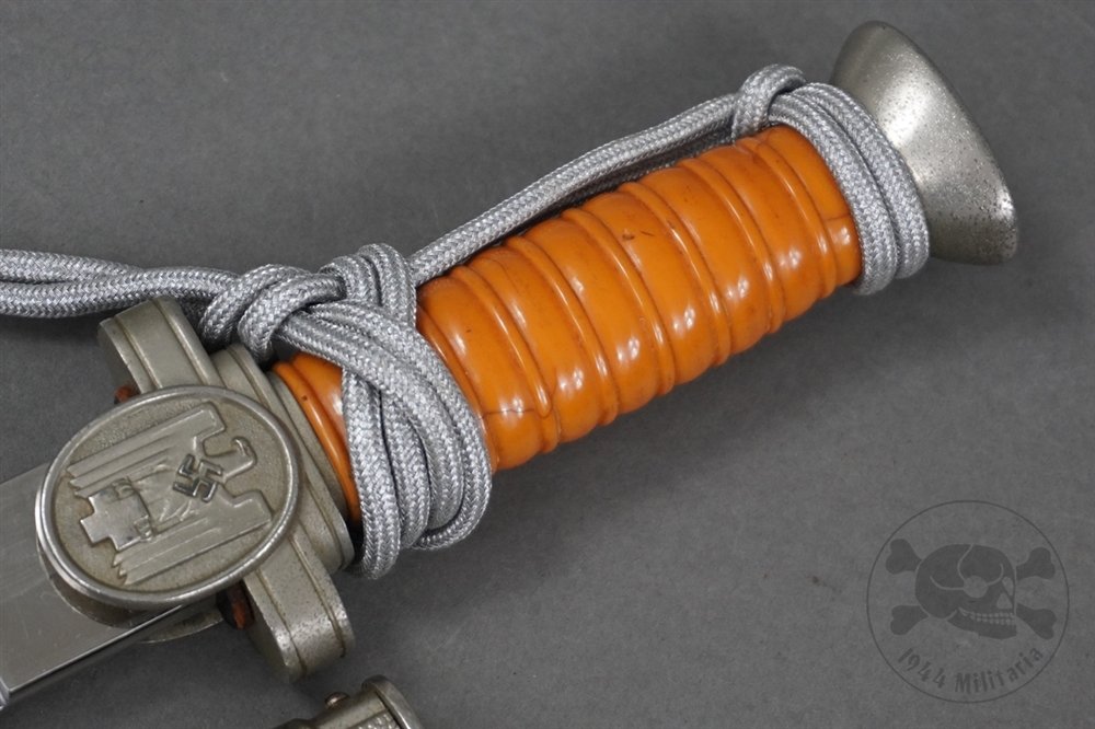 Original Third Reich Model 1938 German Red Cross (Deutsches Rotes Kreuz, DRK) Leaders' Dagger with Portepee — image 7