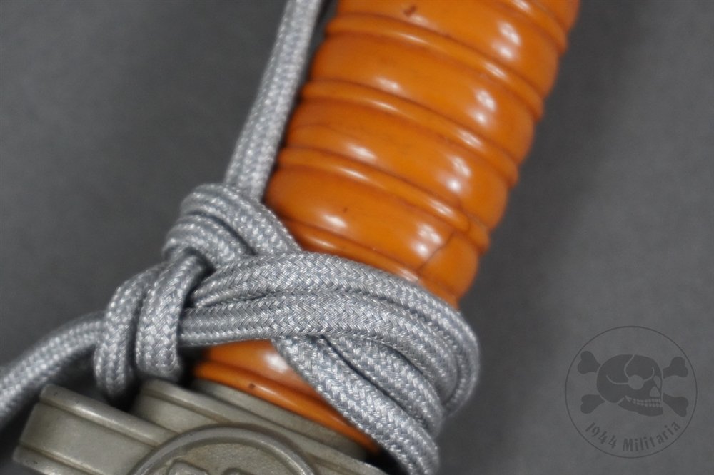 Original Third Reich Model 1938 German Red Cross (Deutsches Rotes Kreuz, DRK) Leaders' Dagger with Portepee — image 9