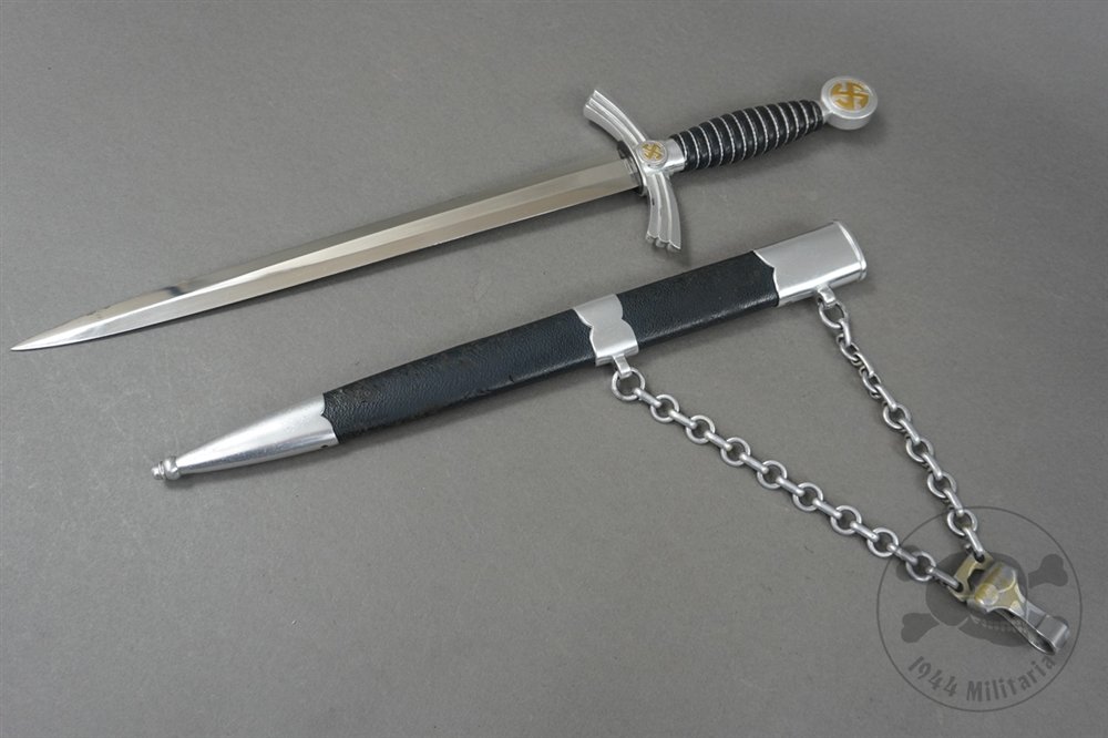 Original German WWII 1st Model Luftwaffe Dagger By Paul Weyersberg — image 2