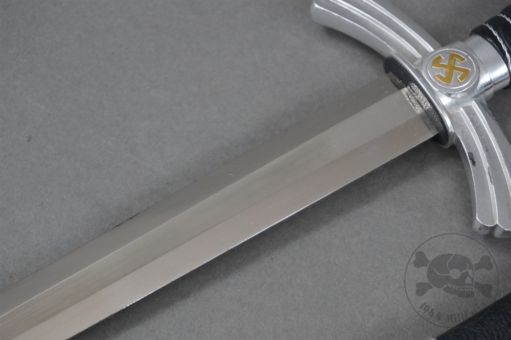 Original German WWII 1st Model Luftwaffe Dagger By Paul Weyersberg — image 7