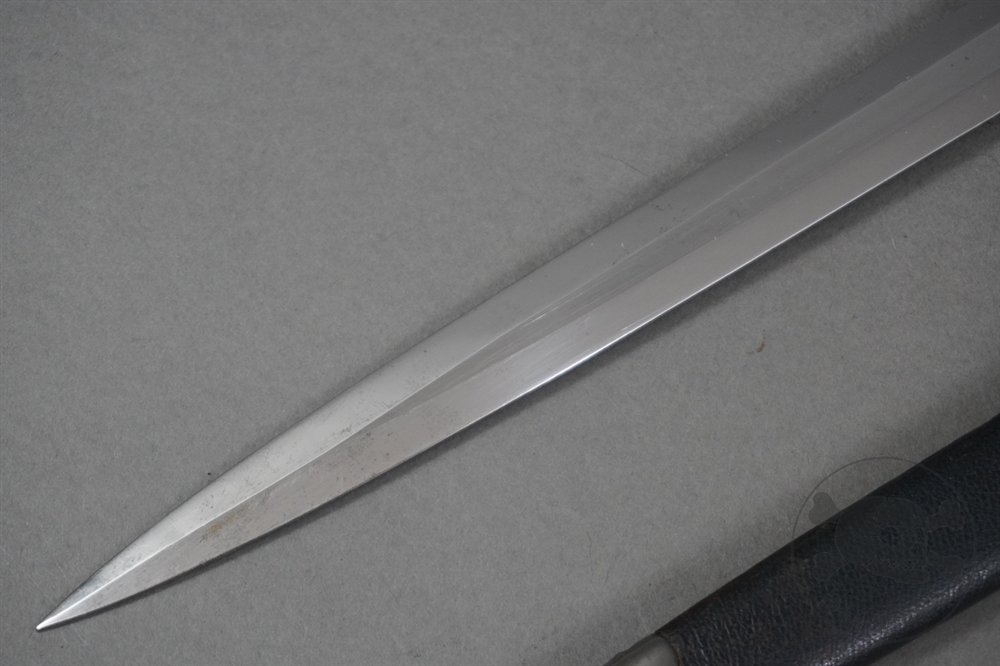 Original German WWII 1st Model Luftwaffe Dagger By Carl Eickhorn — image 4