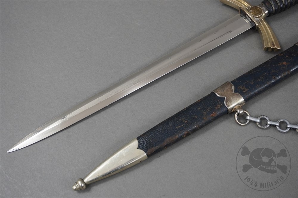 Original German WWII 1st Model Luftwaffe Dagger by David Malsch — image 4