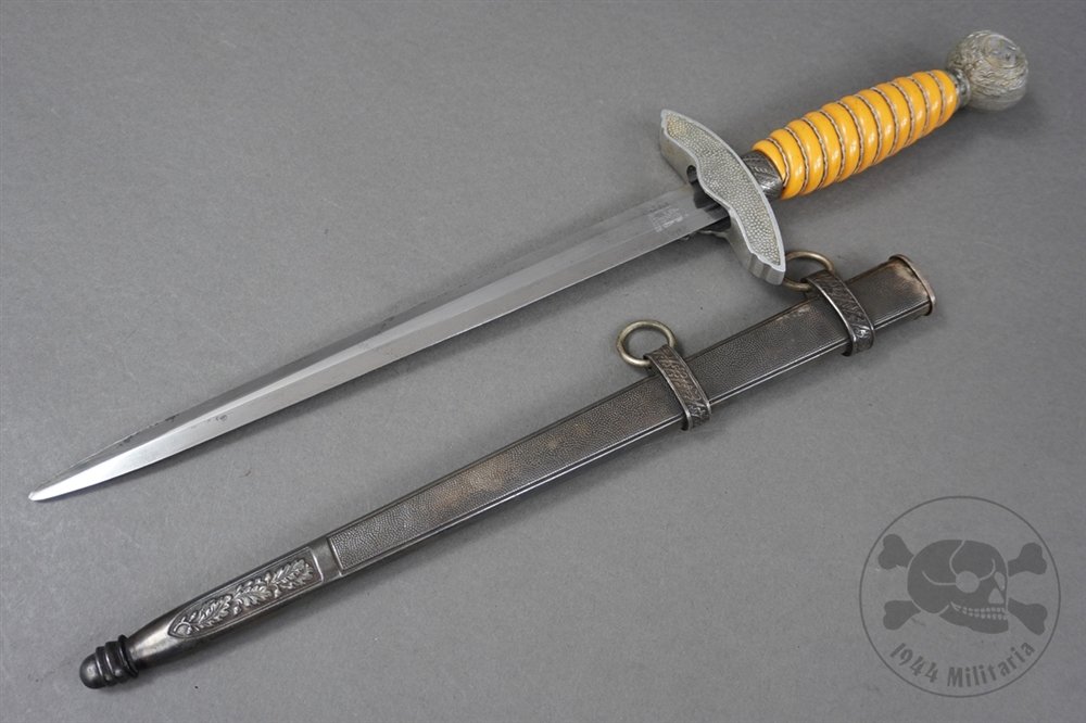 Original German WWII 2nd Model Luftwaffe Dagger By Carl Eickhorn — image 13