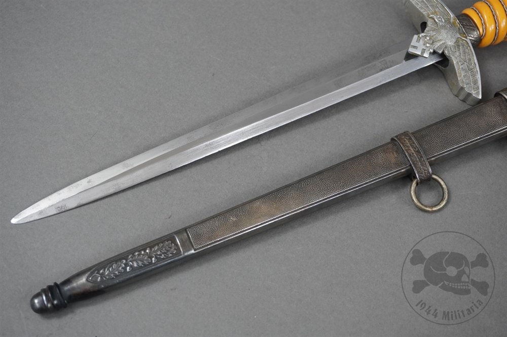 Original German WWII 2nd Model Luftwaffe Dagger By Carl Eickhorn — image 4