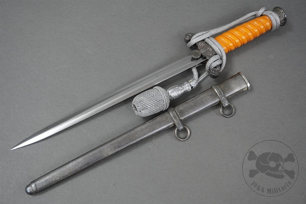 Original German WWII Heer Officer's Dagger By Carl Eickhorn With Portopee — image 2