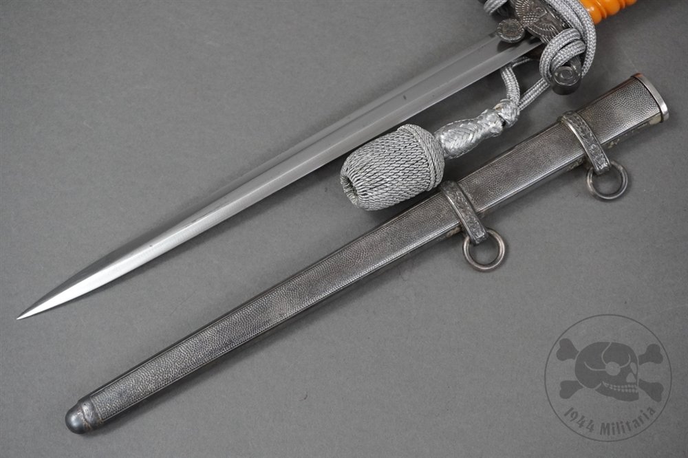 Original German WWII Heer Officer's Dagger By Carl Eickhorn With Portopee — image 3