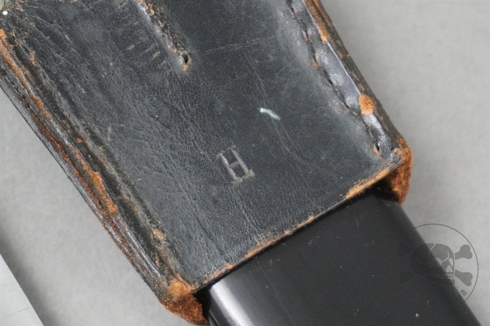 Original Third Reich Red Cross (Deutsches Rotes Kreuz, DRK) Hewer with Frog — image 11