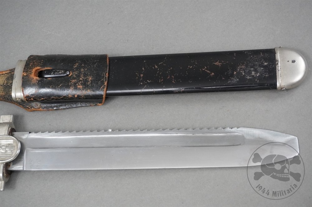 Original Third Reich Red Cross (Deutsches Rotes Kreuz, DRK) Hewer with Frog — image 3