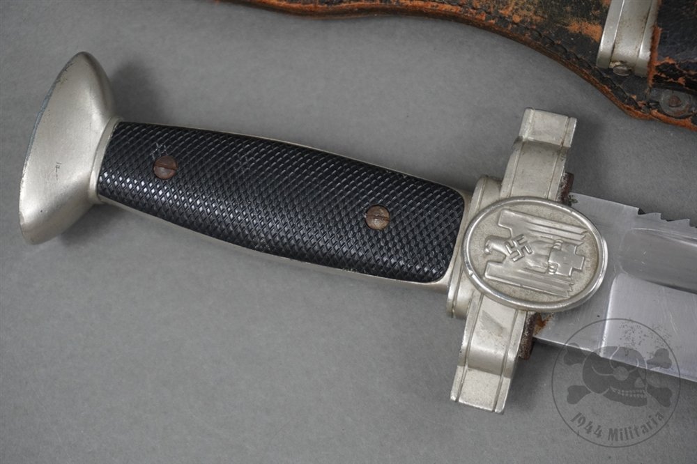 Original Third Reich Red Cross (Deutsches Rotes Kreuz, DRK) Hewer with Frog — image 4