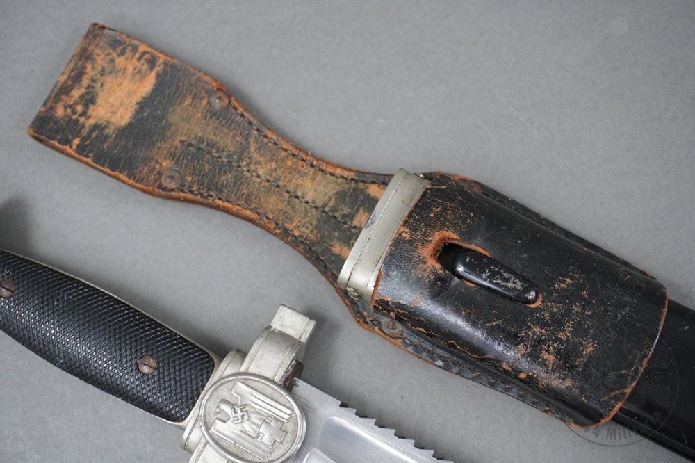 Original Third Reich Red Cross (Deutsches Rotes Kreuz, DRK) Hewer with Frog — image 6