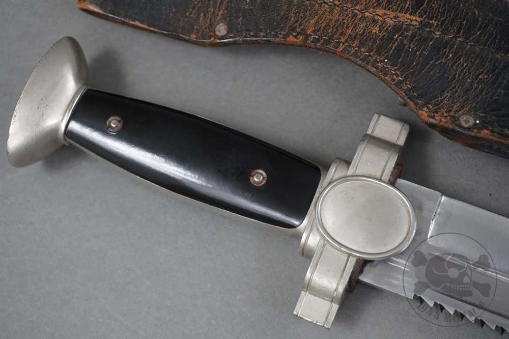 Original Third Reich Red Cross (Deutsches Rotes Kreuz, DRK) Hewer with Frog — image 9