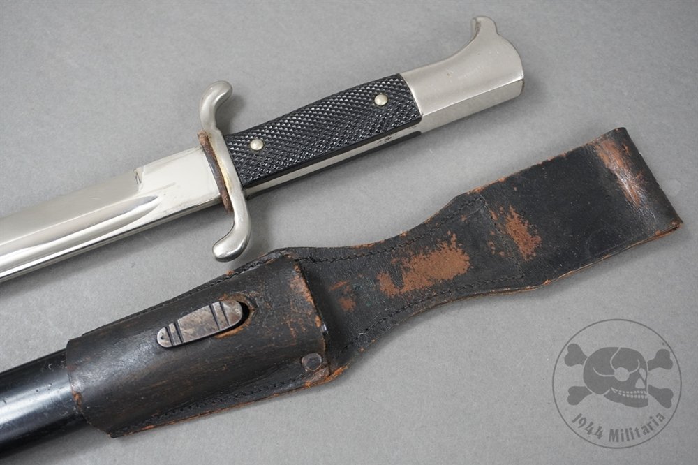 Original German WWII Fireman's (Feuerschutz) Dress Bayonet Long Model (No Maker) With Frog — image 5