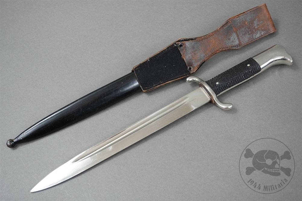 Original German WWII Fireman's (Feuerschutz) Dress Bayonet Long Model (No Maker) With Frog — image 6