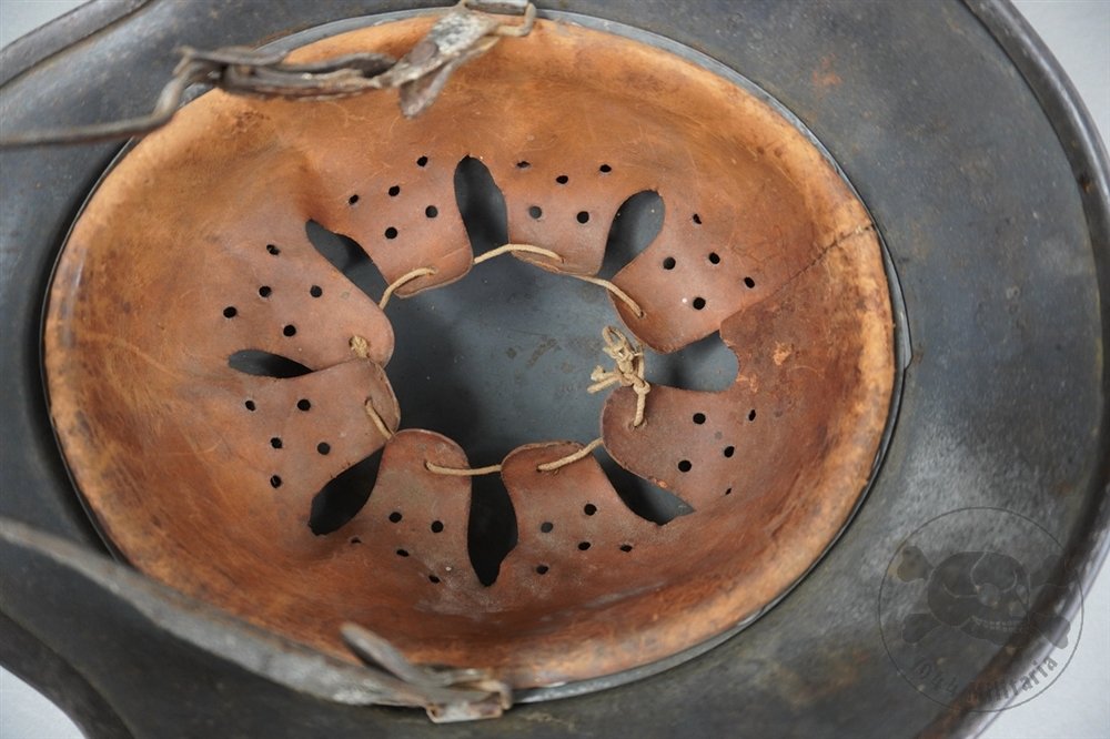 Original German WWII Luftwaffe M40 Helmet Ex-Whitewashed No Decal Q66 — image 12