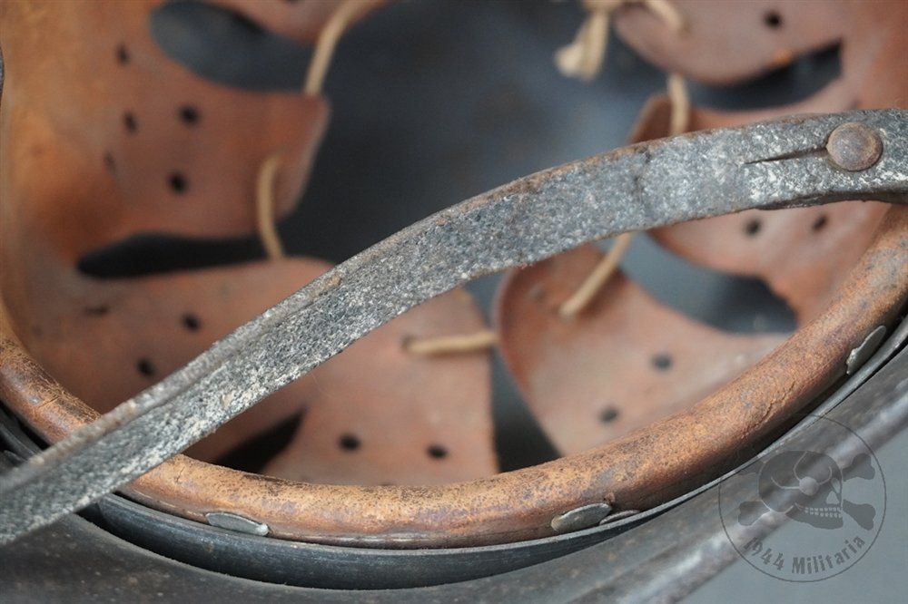 Original German WWII Luftwaffe M40 Helmet Ex-Whitewashed No Decal Q66 — image 18