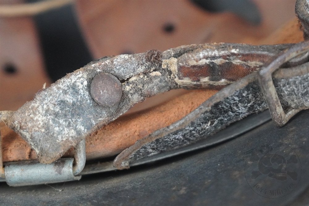 Original German WWII Luftwaffe M40 Helmet Ex-Whitewashed No Decal Q66 — image 22