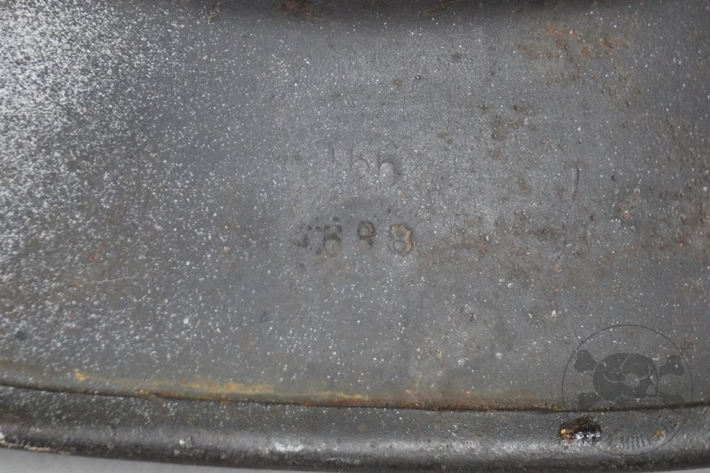 Original German WWII Luftwaffe M40 Helmet Ex-Whitewashed No Decal Q66 — image 24