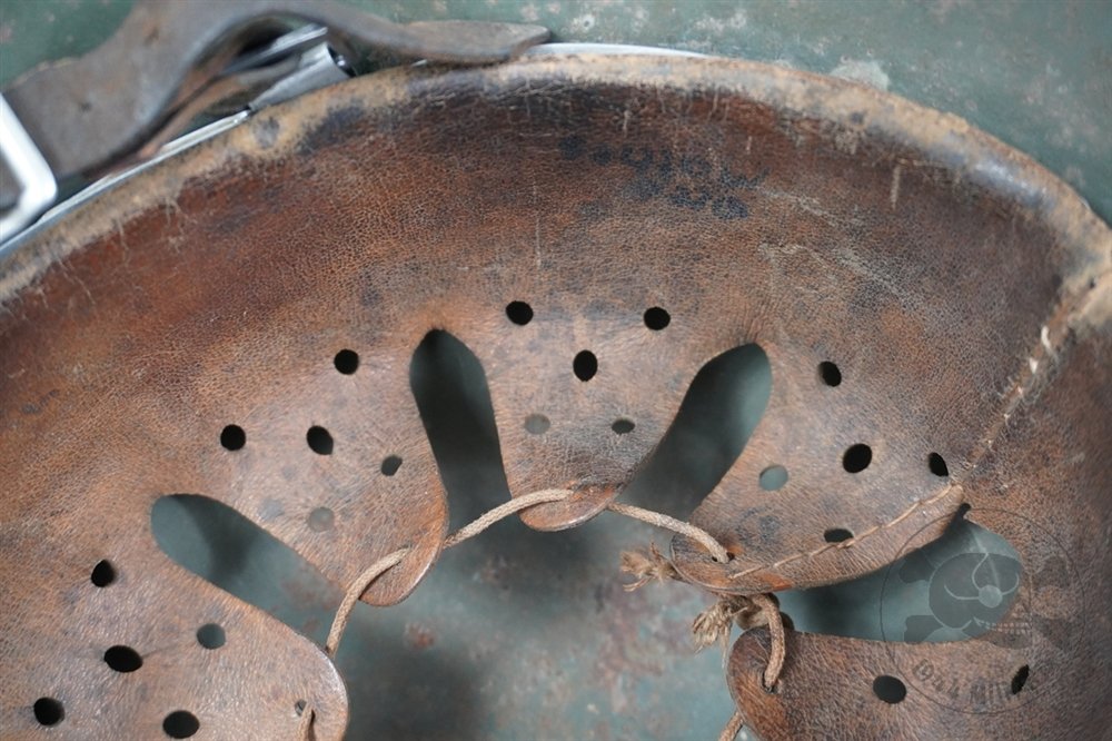 Original German WWII M35 Reissued Heer No Decal Helmet ET64 — image 15