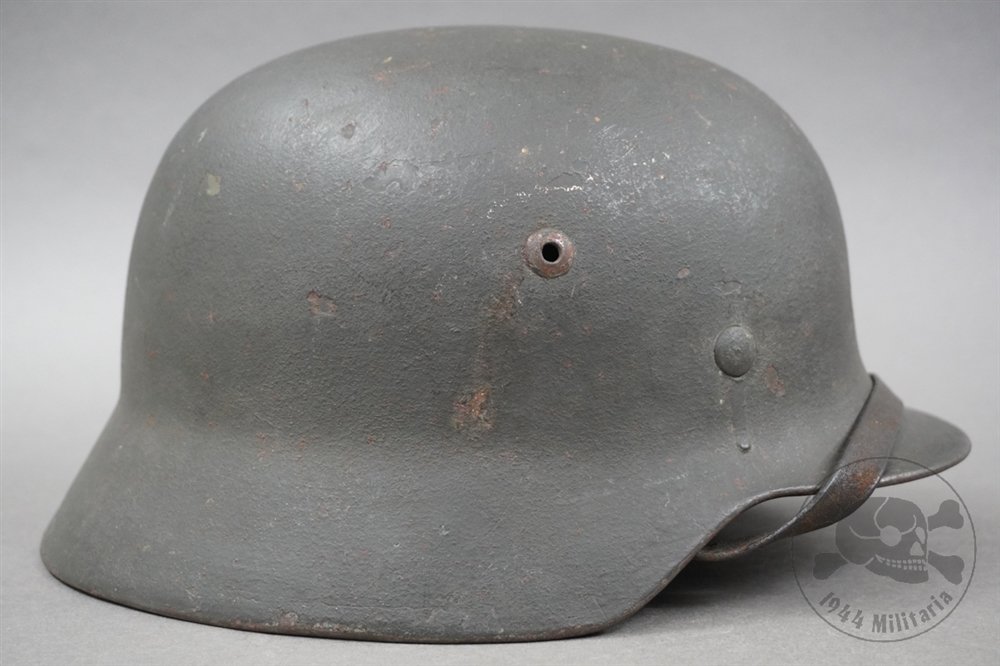Original German WWII M35 Reissued Heer No Decal Helmet ET64 — image 6
