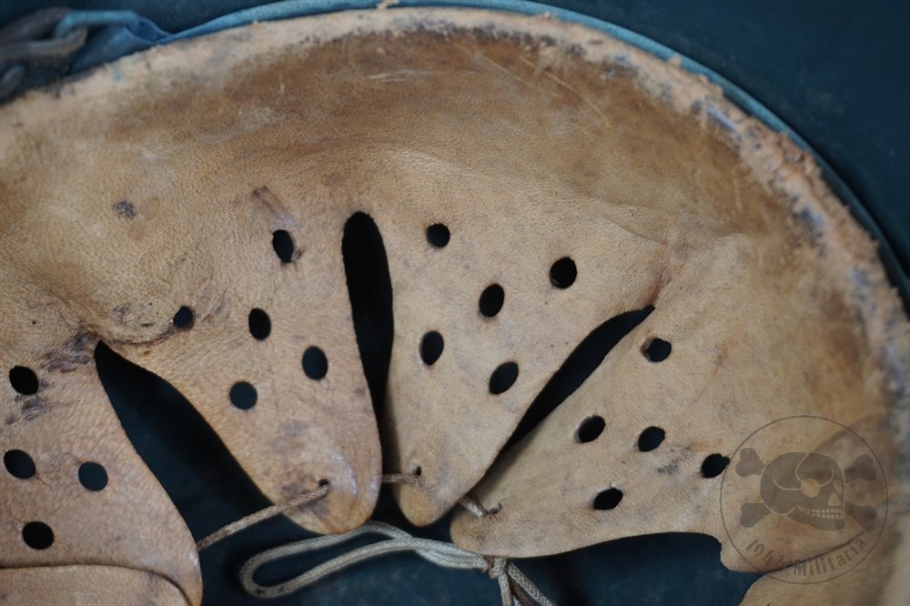 Original German WWII Heer M40 Single Decal SE64 — image 14