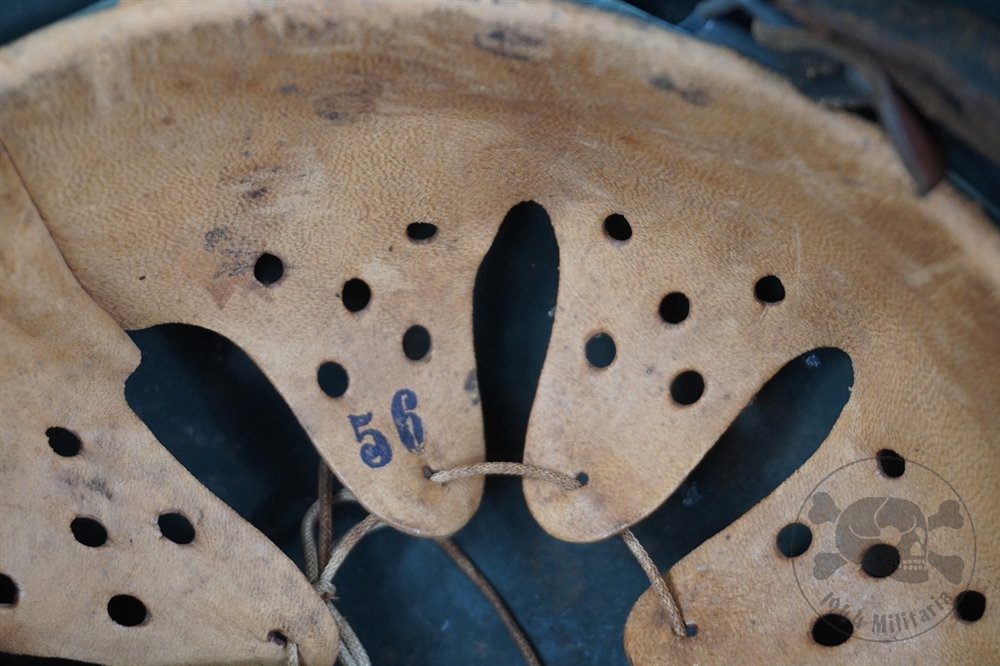 Original German WWII Heer M40 Single Decal SE64 — image 15