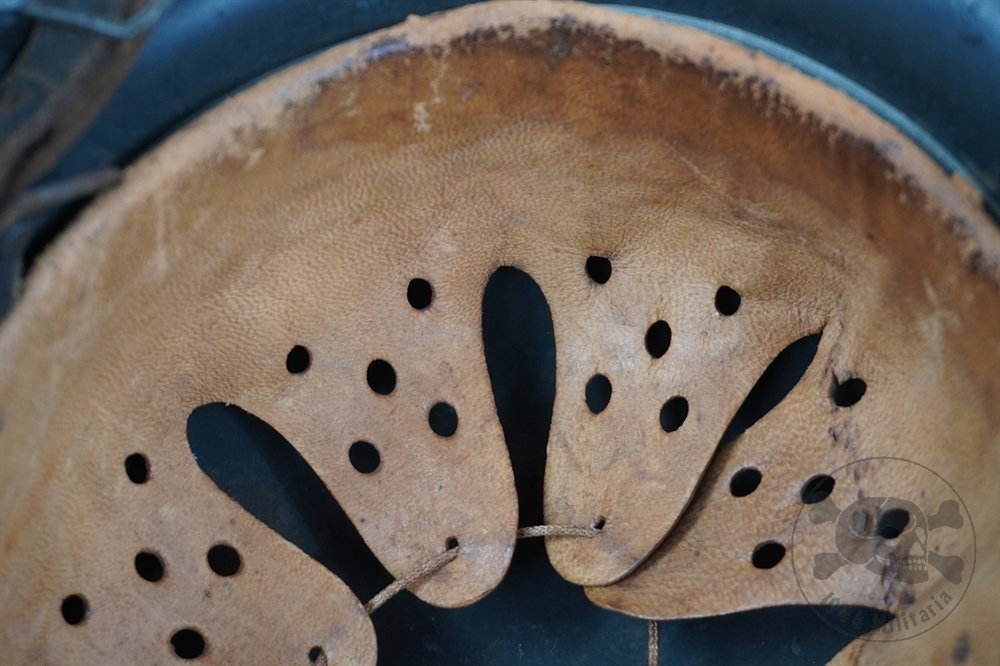 Original German WWII Heer M40 Single Decal SE64 — image 16