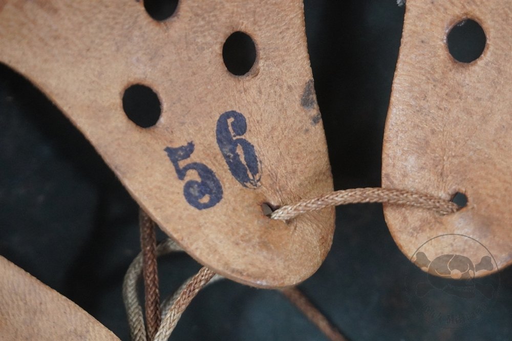 Original German WWII Heer M40 Single Decal SE64 — image 18