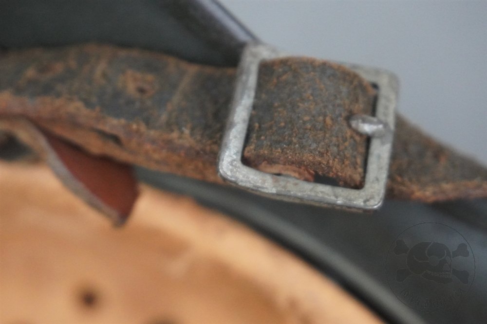 Original German WWII Heer M40 Single Decal SE64 — image 19