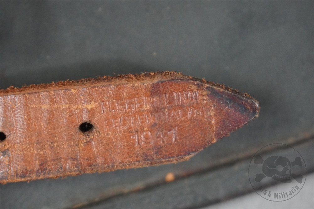 Original German WWII Heer M40 Single Decal SE64 — image 20