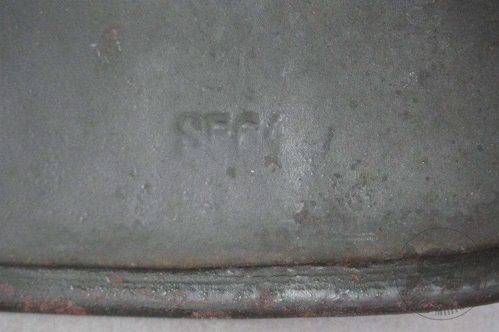 Original German WWII Heer M40 Single Decal SE64 — image 23