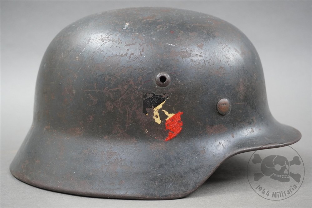 Original German WWII M35 Luftwaffe Double Decal Helmet ET66 — image 6