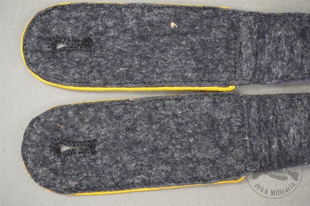 Unissued Original German WWII Luftwaffe Late War Fallschirmjäger/Flight EM Matching Shoulder Boards — image 4