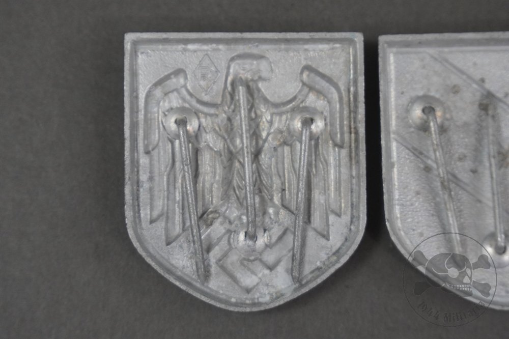 Unissued Original German WWII Heer Tropical Pith Helmet Shield Matching Set — image 5