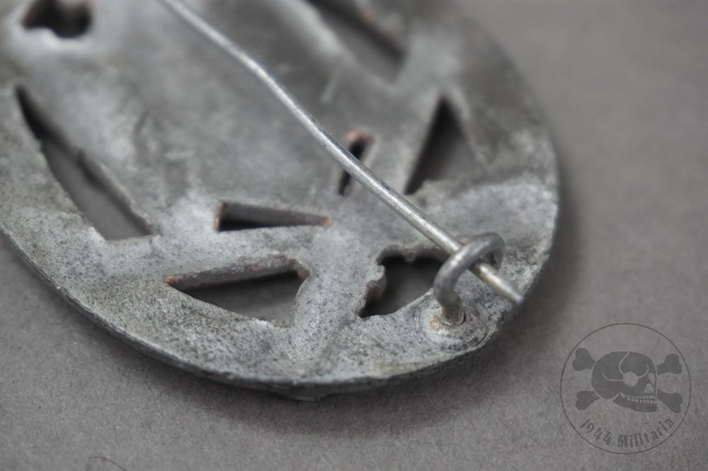 Original German WWII General Assault Badge Unmarked — image 7