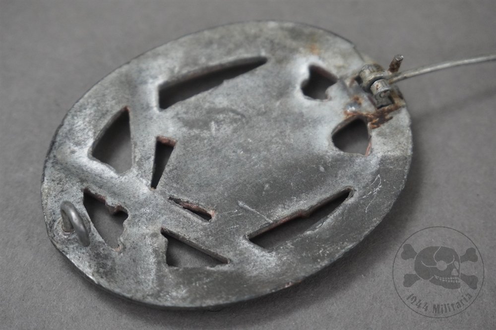 Original German WWII General Assault Badge Unmarked — image 8