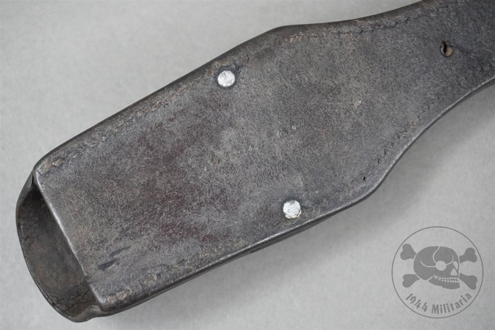 Original German WWII Pre/Early War K98 Bayonet Frog (Not Marked) — image 5