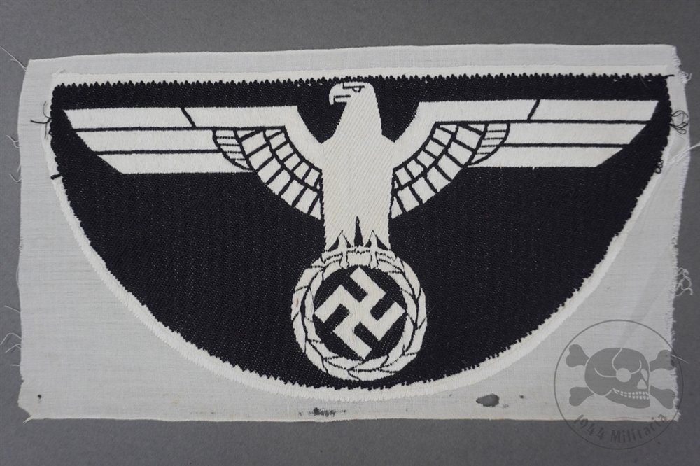Original German WWII Army (Heer) 1st Pattern Sports Shirt Patch — image 2