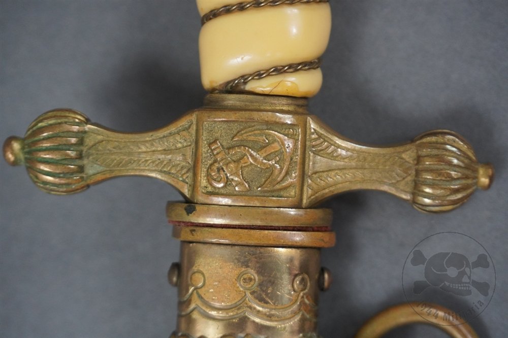 Original German WWII Kriegsmarine Parts Dagger F.W. Höller — image 10