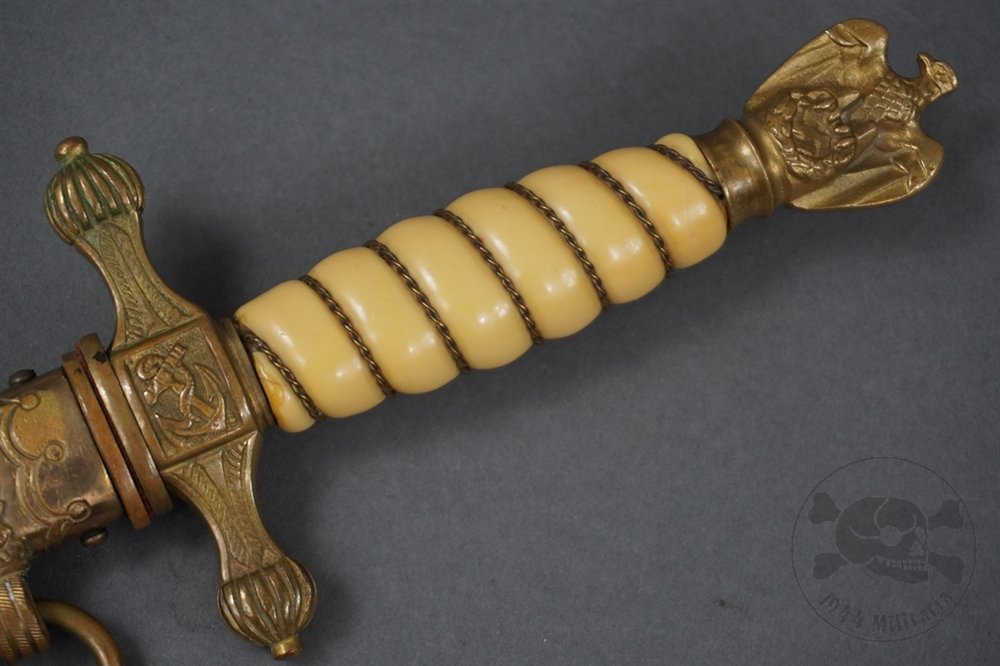 Original German WWII Kriegsmarine Parts Dagger F.W. Höller — image 9