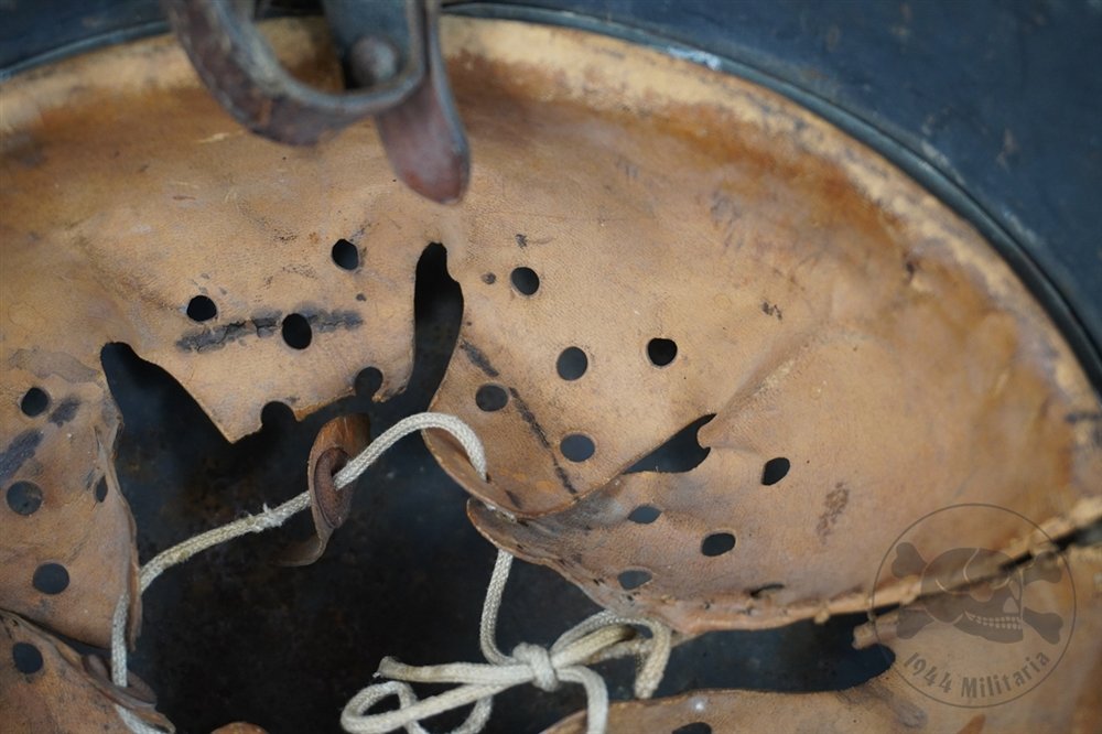 Original German WWII Luftwaffe M40 Single Decal Normandy Camouflaged Helmet Q64 — image 18