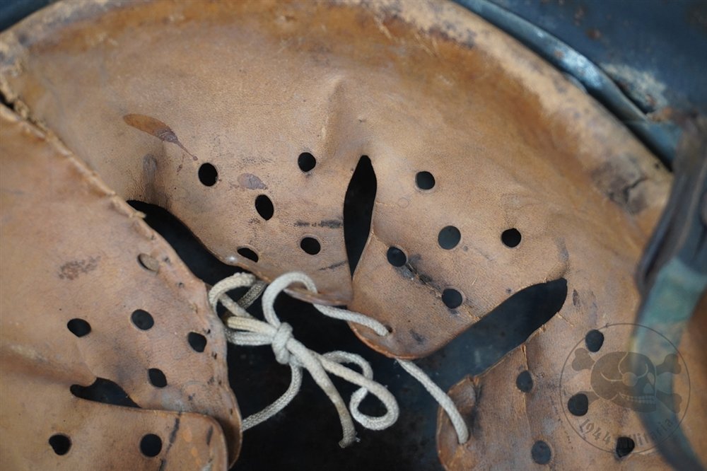 Original German WWII Luftwaffe M40 Single Decal Normandy Camouflaged Helmet Q64 — image 19