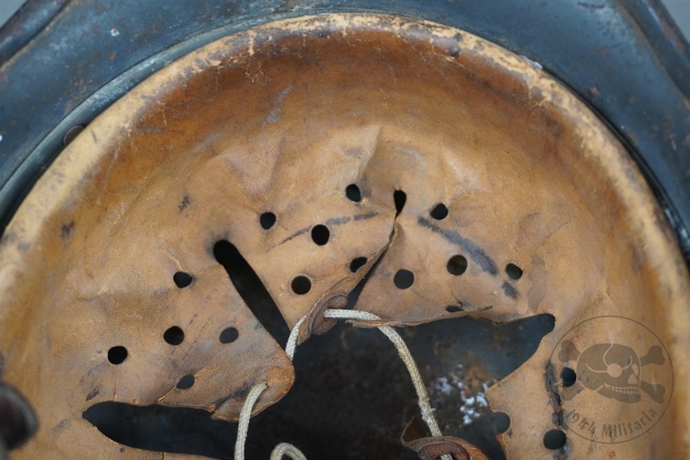 Original German WWII Luftwaffe M40 Single Decal Normandy Camouflaged Helmet Q64 — image 21