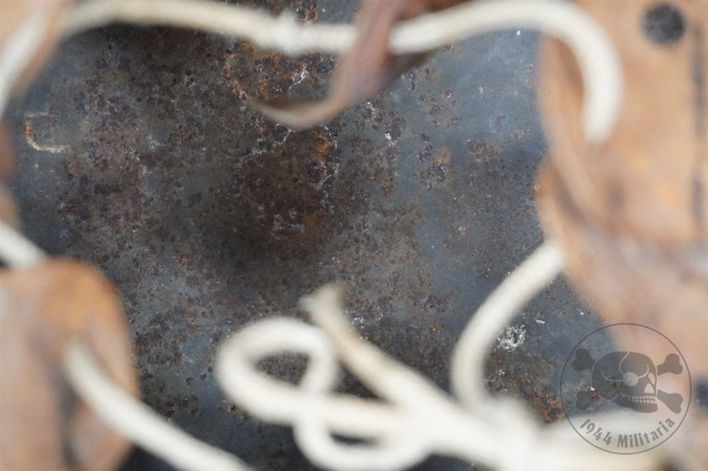 Original German WWII Luftwaffe M40 Single Decal Normandy Camouflaged Helmet Q64 — image 23