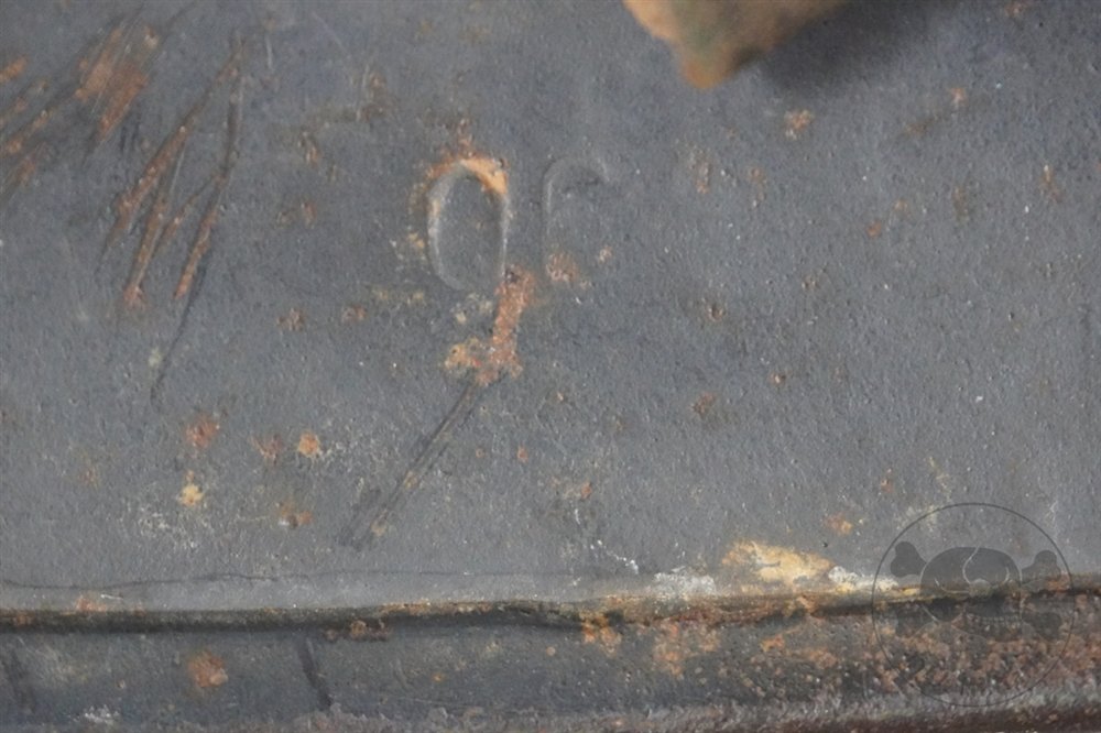 Original German WWII Luftwaffe M40 Single Decal Normandy Camouflaged Helmet Q64 — image 32